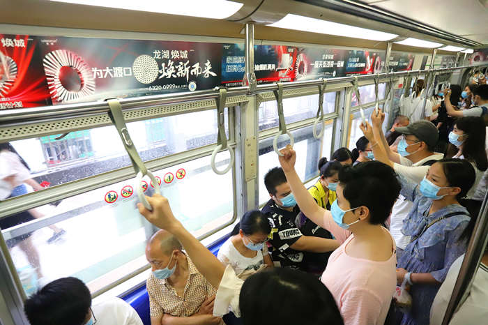 龙湖焕城地铁广告