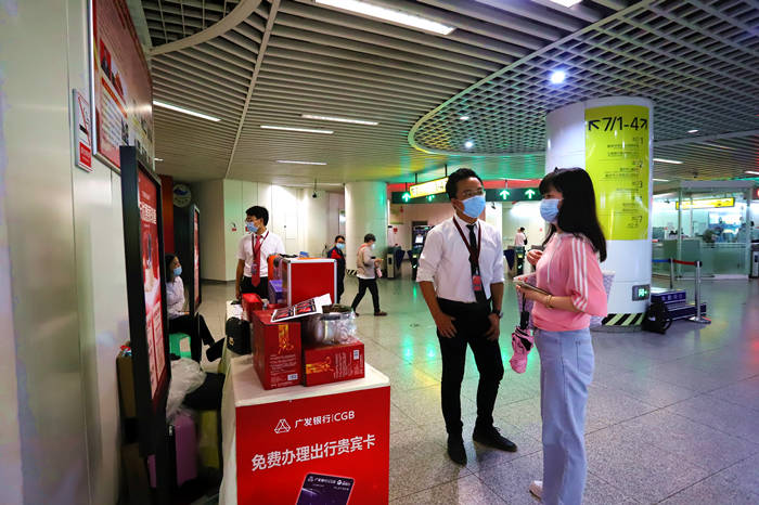 地铁站内创意美陈