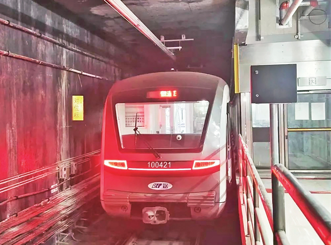 重庆轨道交通10号线全线即将通车