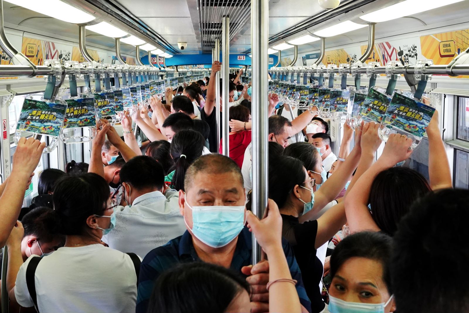 朝天吼地铁拉手广告投放案例