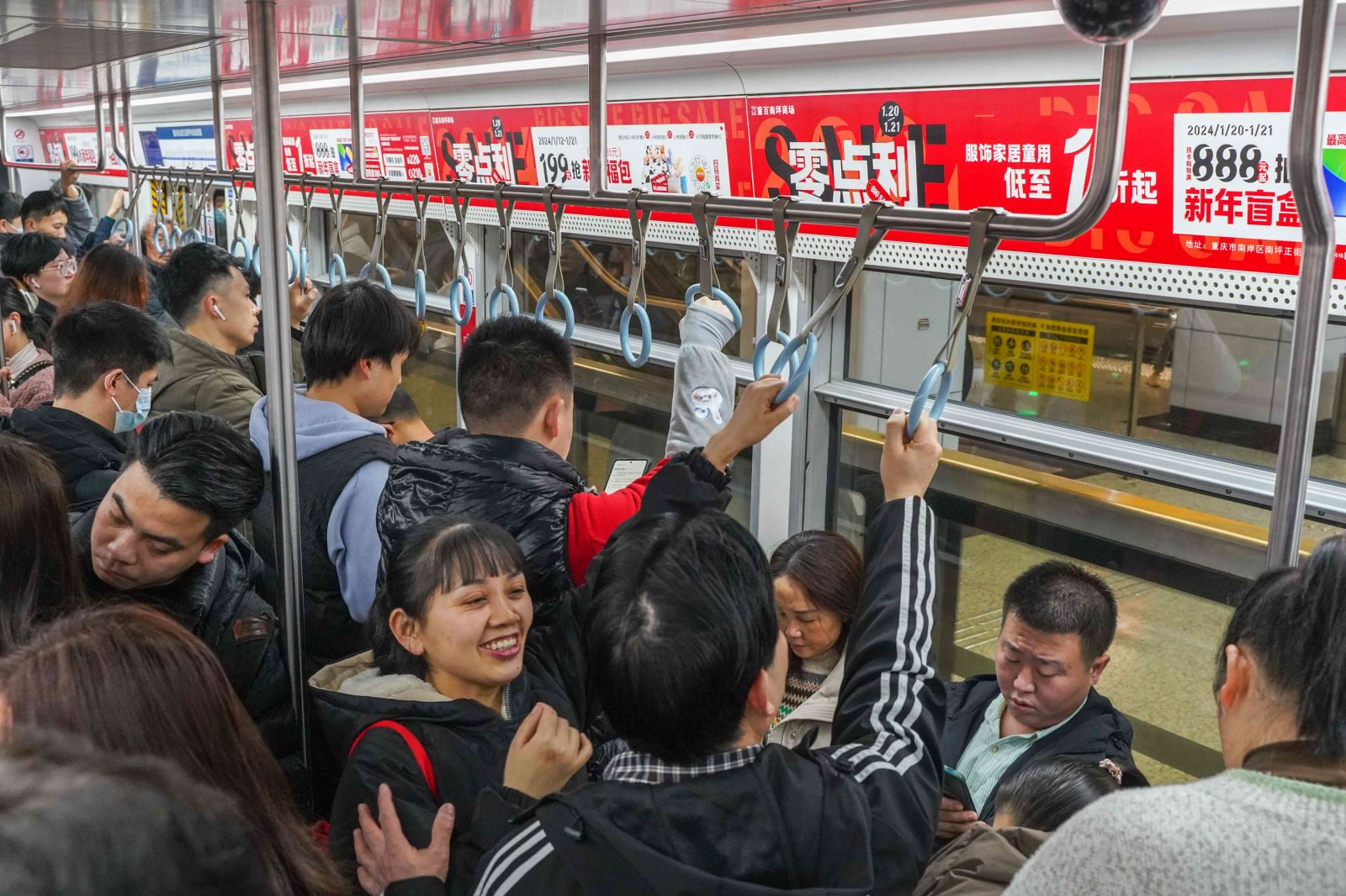重百南坪商场地铁广告投放案例