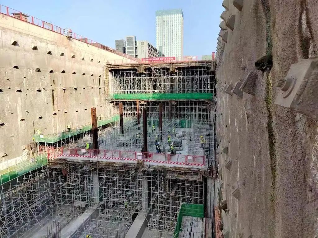 重庆轨道交通27号线建设现场图