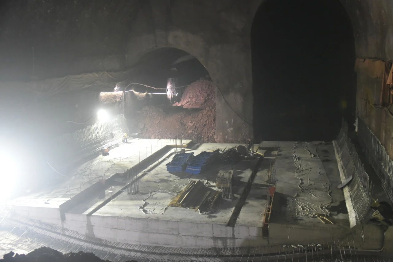 重庆地铁18号线北延伸段建设现场