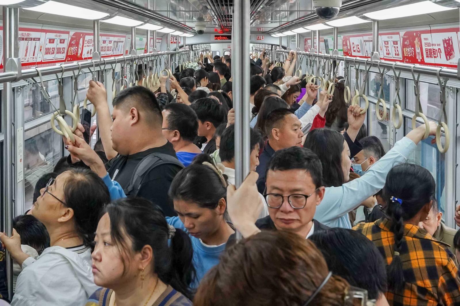 2024重百商场地铁广告