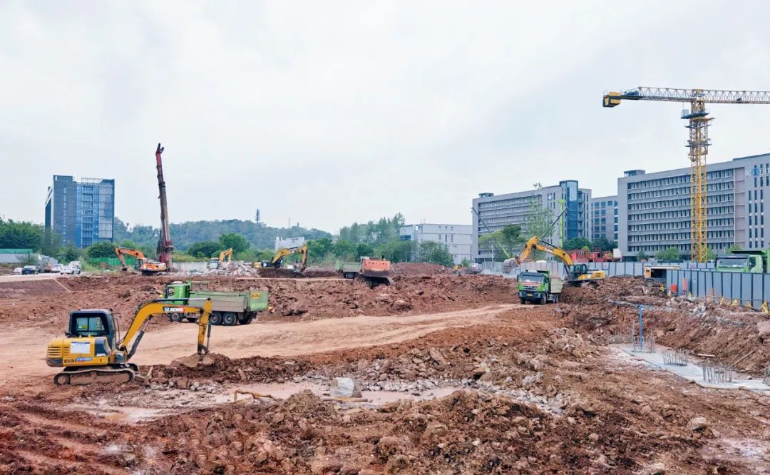 重庆地铁7号线西永站和西永南站施工现场