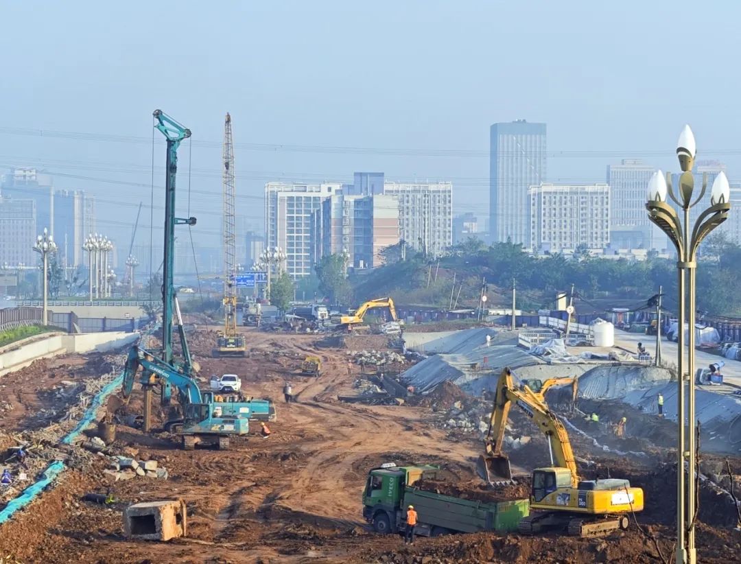 重庆地铁7号线西永站和西永南站施工现场