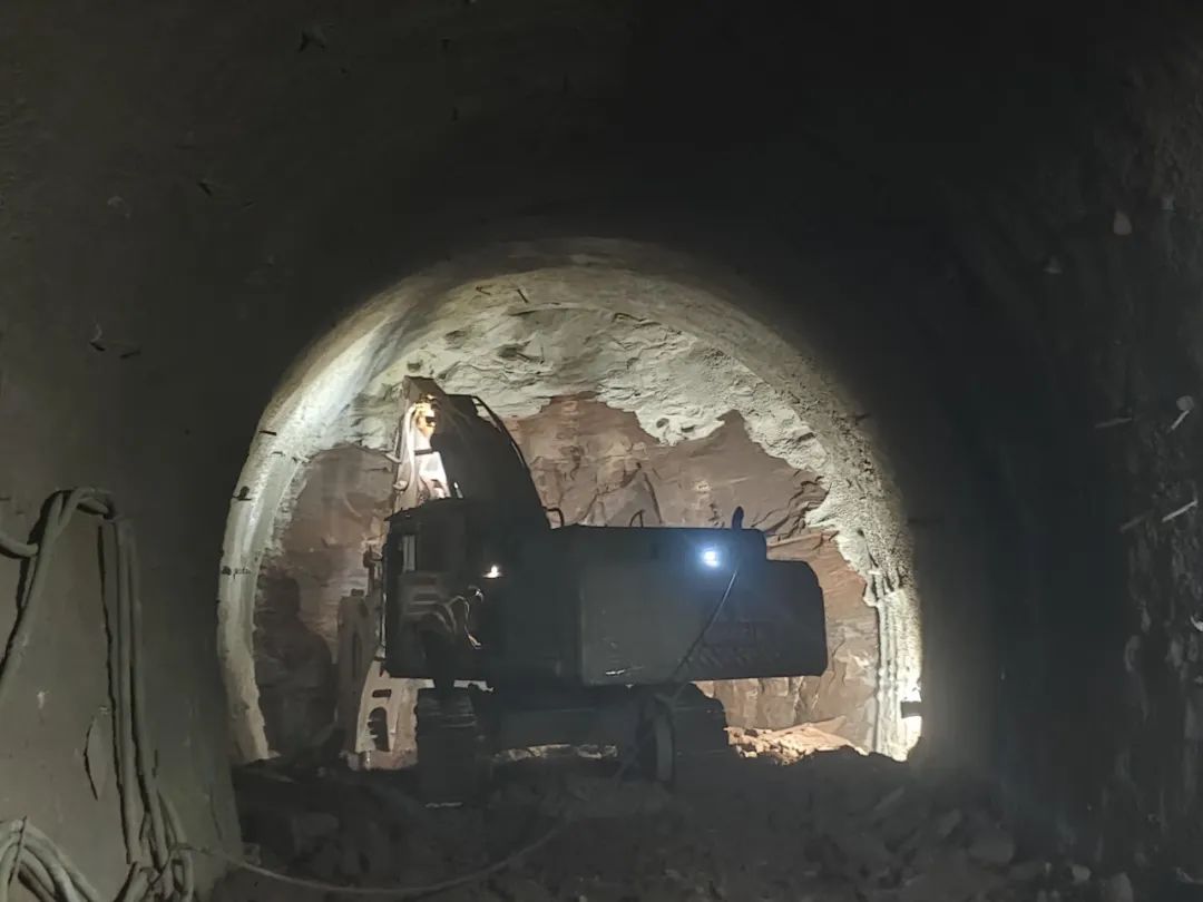 重庆地铁4号线西延伸段大石坝站