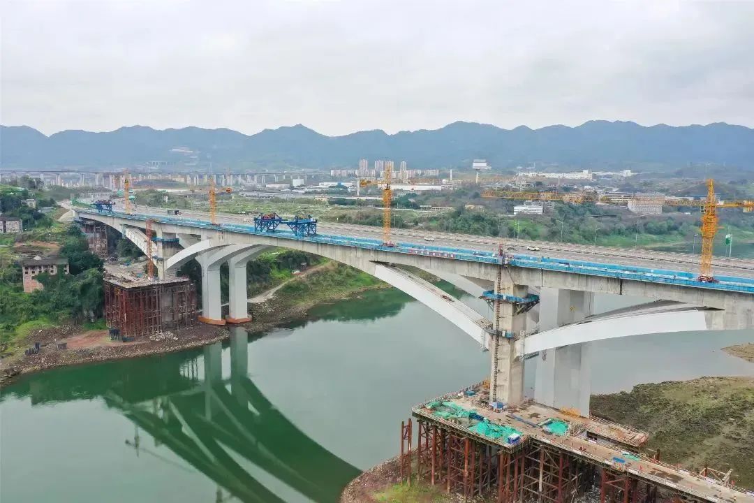 重庆地铁15号线二期建设现场
