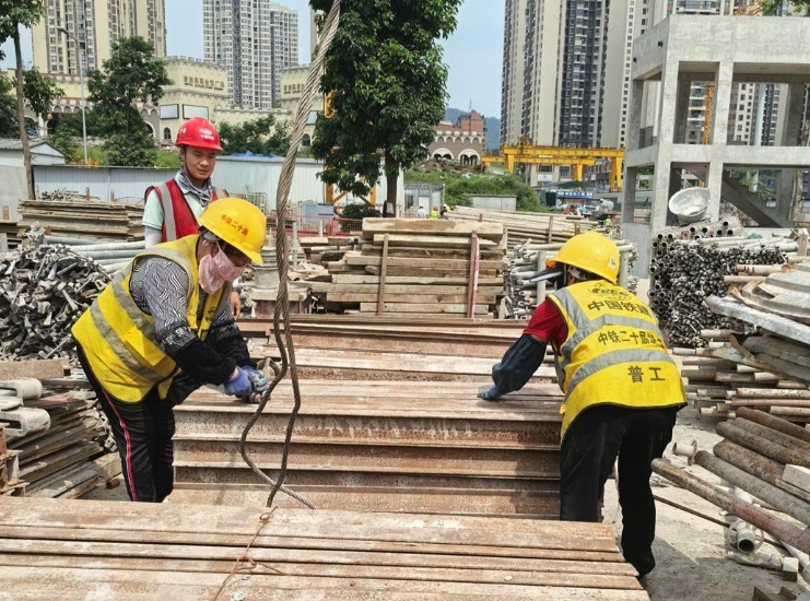 重庆地铁24号线建设现场