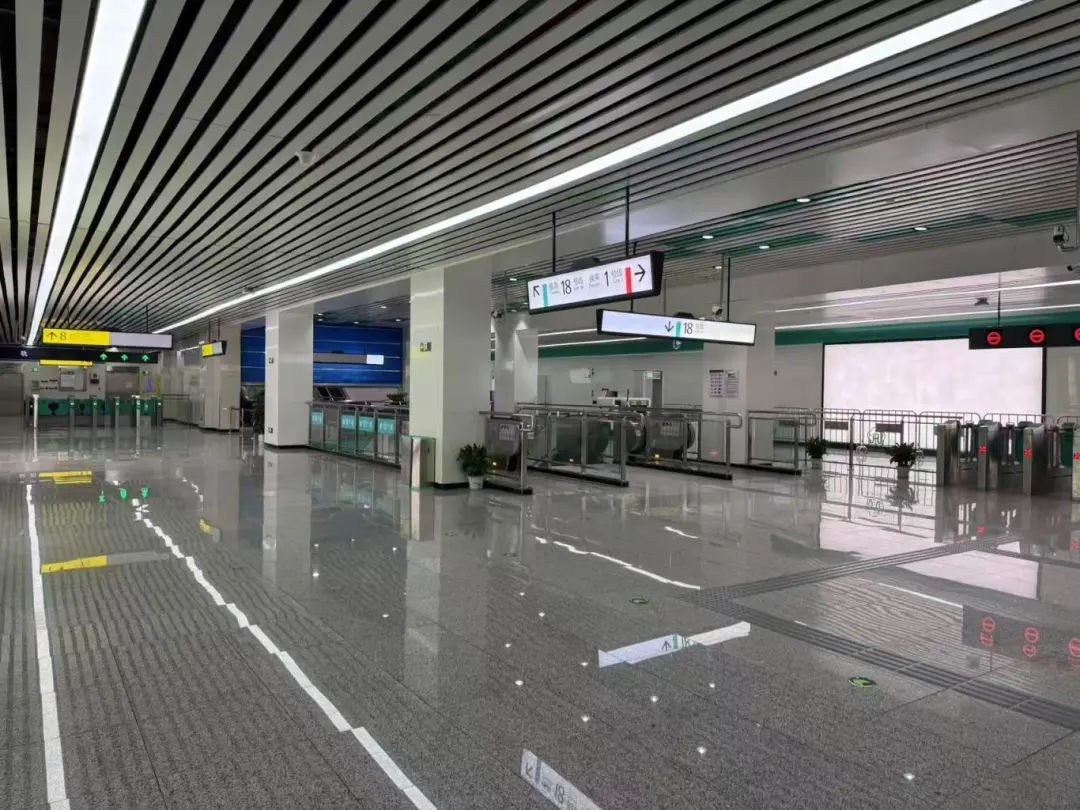 重庆地铁18号线歇台子站