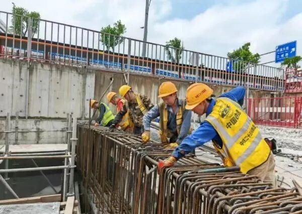 重庆地铁24号线施工现场