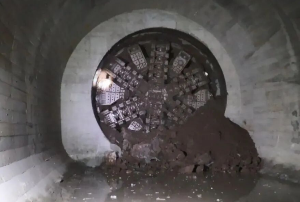 重庆地铁18号线北延伸段建设现场